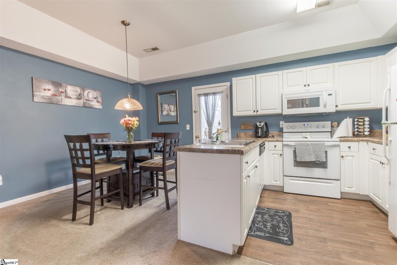 Property image 4 at 74 Huntress Drive, Greer, SC 29651-1284