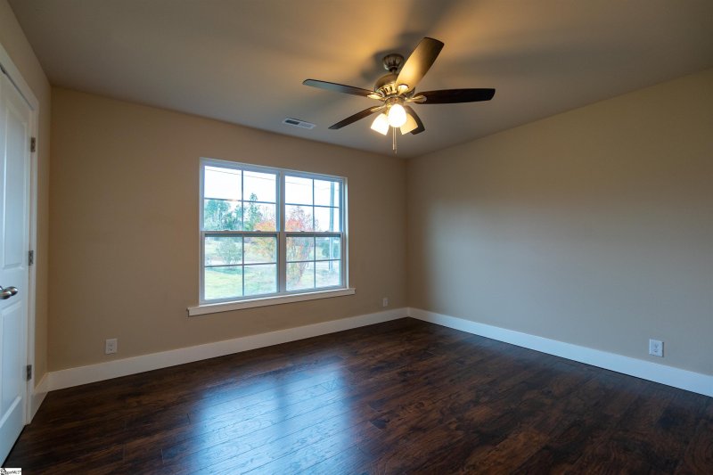 Property image 3 at 613 W Quincy Road, Seneca, SC 29678-3743