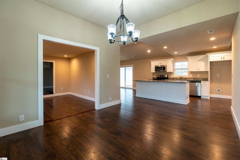 Property image 4 at 613 W Quincy Road, Seneca, SC 29678-3743