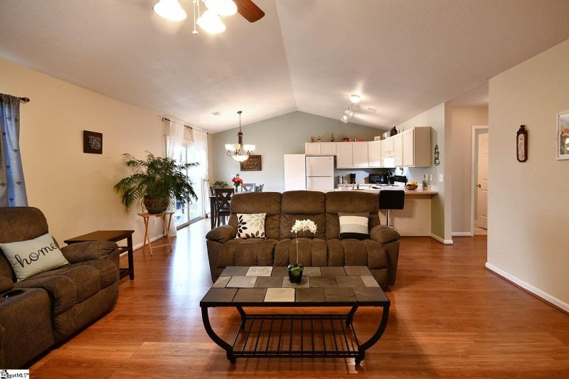 Property image 3 at 3 Hickory Rock Lane, Greer, SC 29651