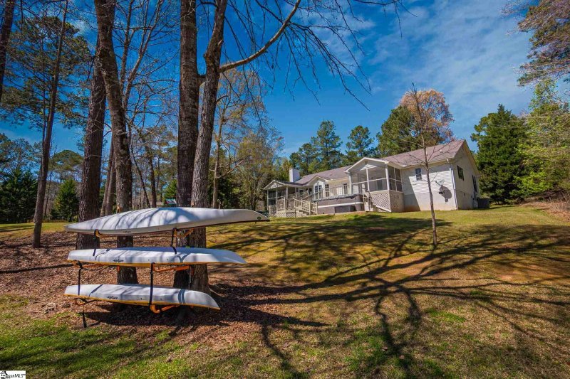 Property image 3 at 108 E Commodore Drive, Cross Hill, SC 29332