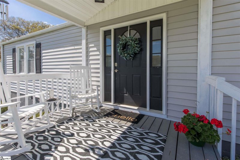 Property image 3 at 11 Princeton Avenue, Greenville, SC 29607