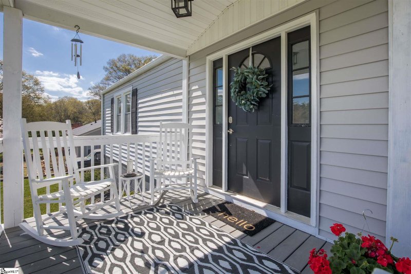 Property image 4 at 11 Princeton Avenue, Greenville, SC 29607