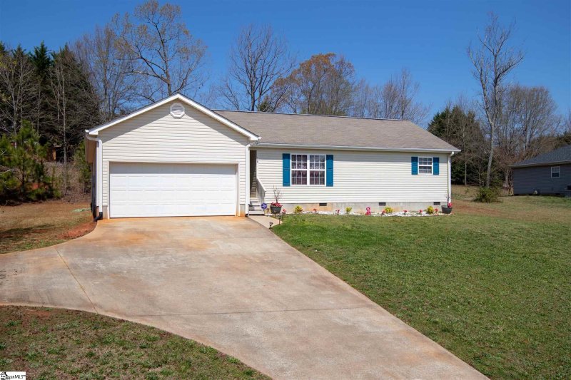 Property image 3 at 239 Hallmark Circle, Easley, SC 29640