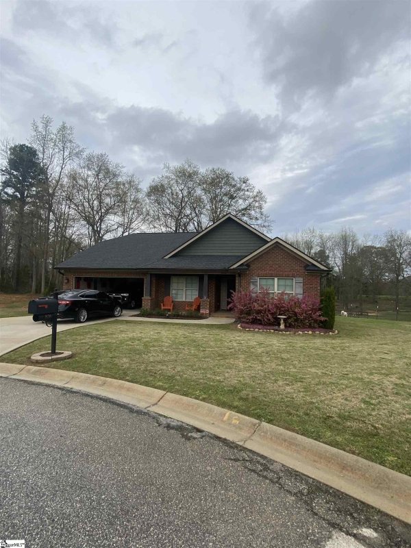 Property image 2 at 826 E Frank Bush Avenue, Inman, SC 29349