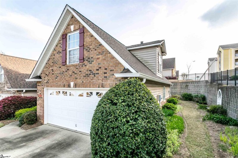 Property image 5 at 400 Falling Rock Way, Greenville, SC 29615