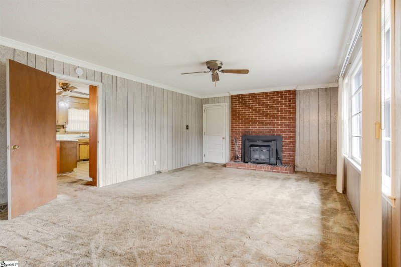 Property image 4 at 413 Chick Springs Road, Greer, SC 29650