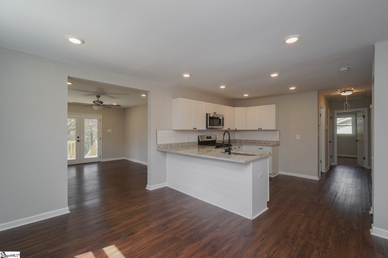 Property image 5 at 226 W Castle Drive, Greenville, SC 29605