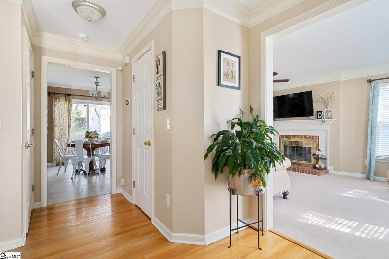 Property image 4 at 201 Windsong Drive, Greenville, SC 29615