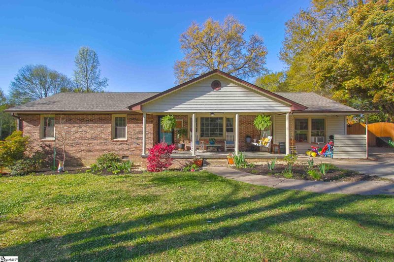 Property image 2 at 107 Sunset Court, Fountain Inn, SC 29644-1522