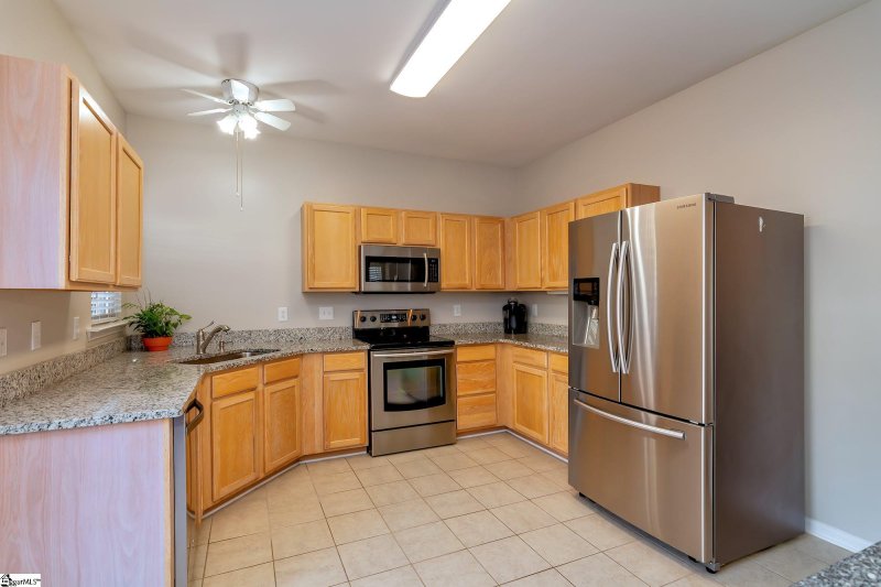 Property image 4 at 921 Goldendale Court, Greenville, SC 29607