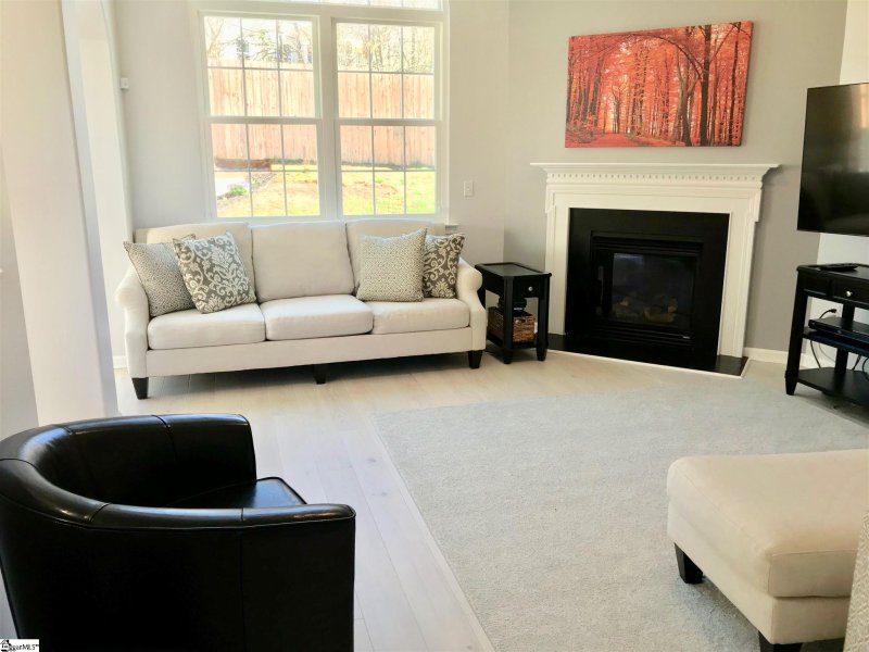 Property image 3 at 207 Peaks Court, Taylors, SC 29687