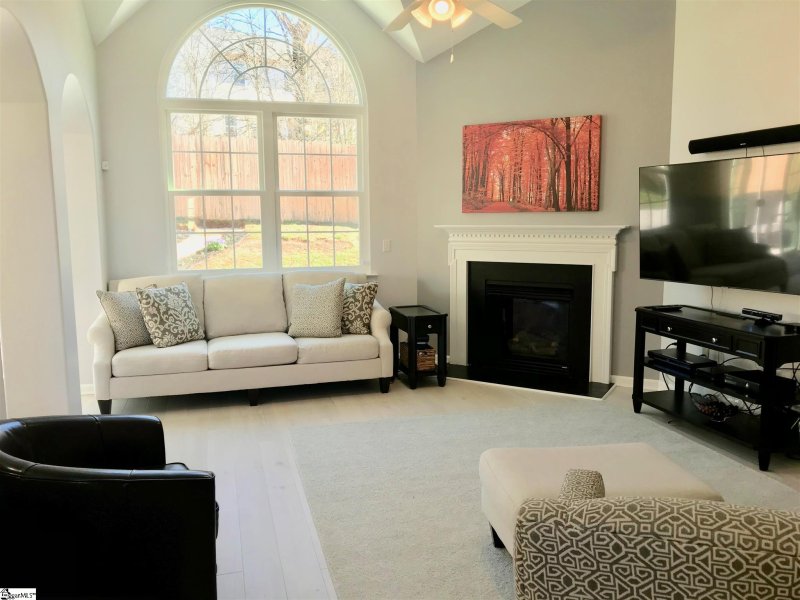 Property image 4 at 207 Peaks Court, Taylors, SC 29687