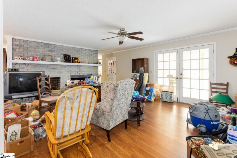 Property image 5 at 104 Heathwood Drive, Taylors, SC 29687