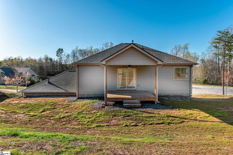 Property image 2 at 212 Crimson Glory Way, Travelers Rest, SC 29690-6902