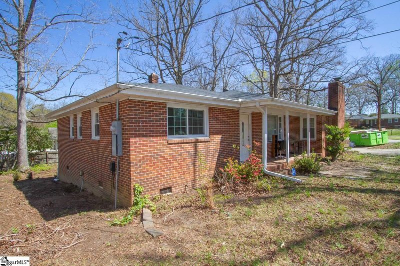 Property image 2 at 5 W Gantt Circle, Piedmont, SC 29673