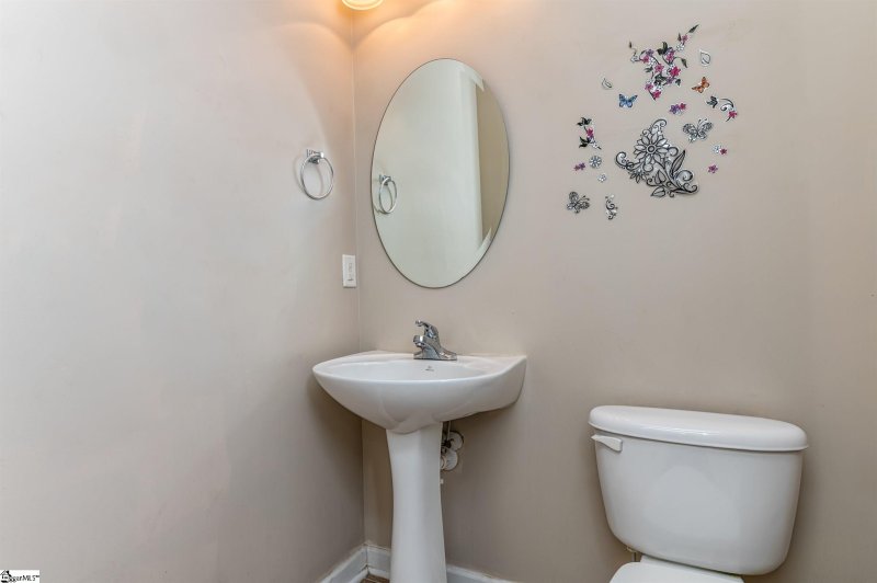 Property image 5 at 225 W Camelton Drive, Woodruff, SC 29388