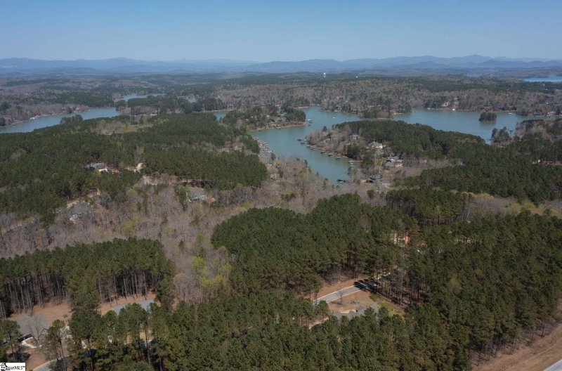 Property image 2 at 807 Gate View Court, Seneca, SC 29672