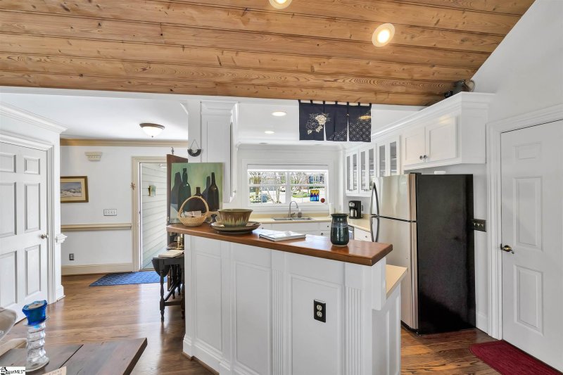 Property image 4 at 207 Forestdale Drive, Taylors, SC 29687