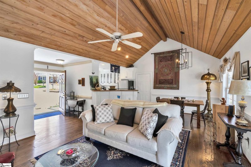 Property image 5 at 207 Forestdale Drive, Taylors, SC 29687