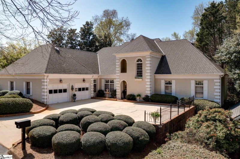Property image 2 at 128 Hidden Hills Drive, Greenville, SC 29605