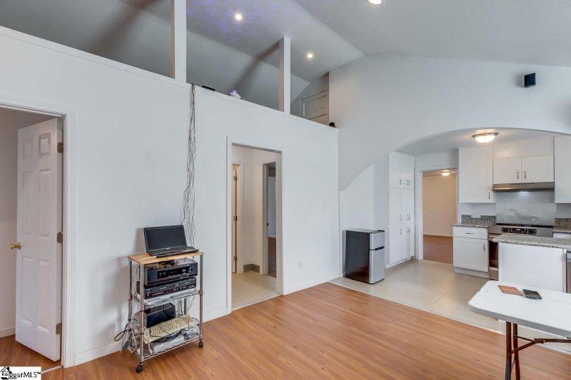 Property image 5 at 19 Pine Street, Greenville, SC 29611