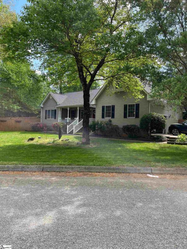 Property image 2 at 1 Old Oak Drive, Taylors, SC 29687