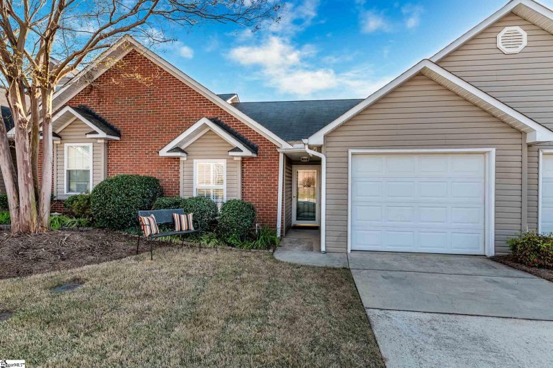 4 Magnolia Crest Drive