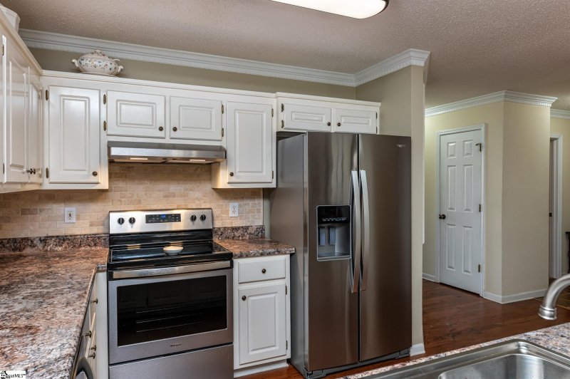 Property image 3 at 4 Magnolia Crest Drive, Simpsonville, SC 29681