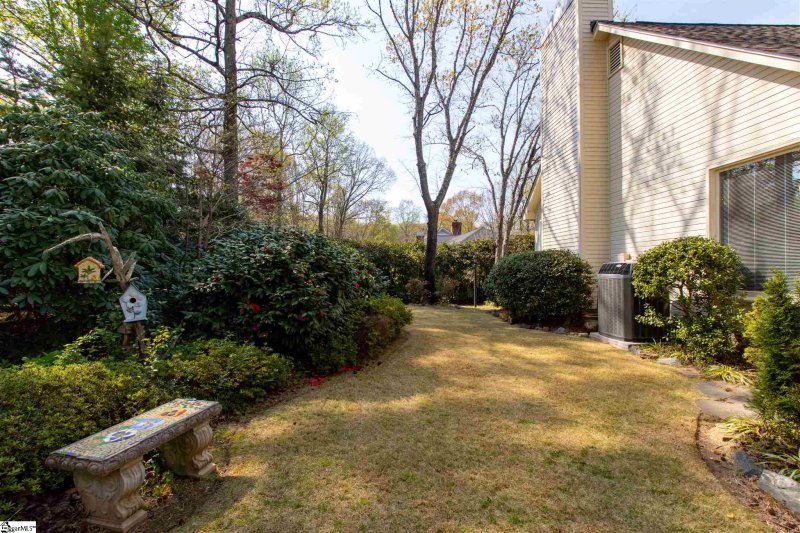 Property image 4 at 5 Old Oak Drive, Taylors, SC 29687