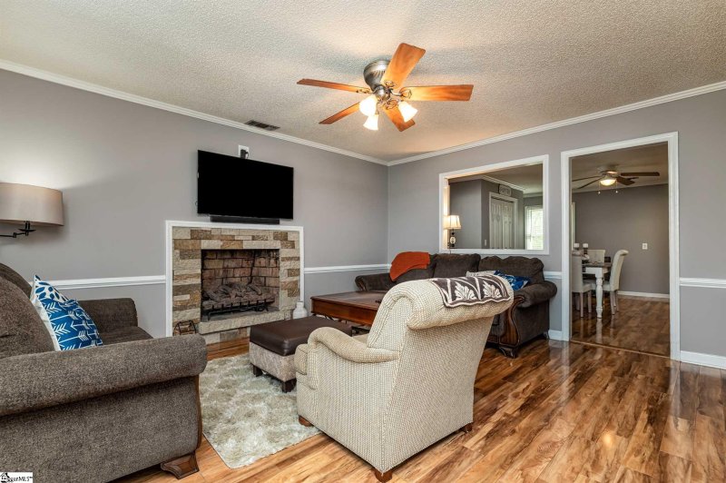 Property image 3 at 100 Bellview Drive, Taylors, SC 29687