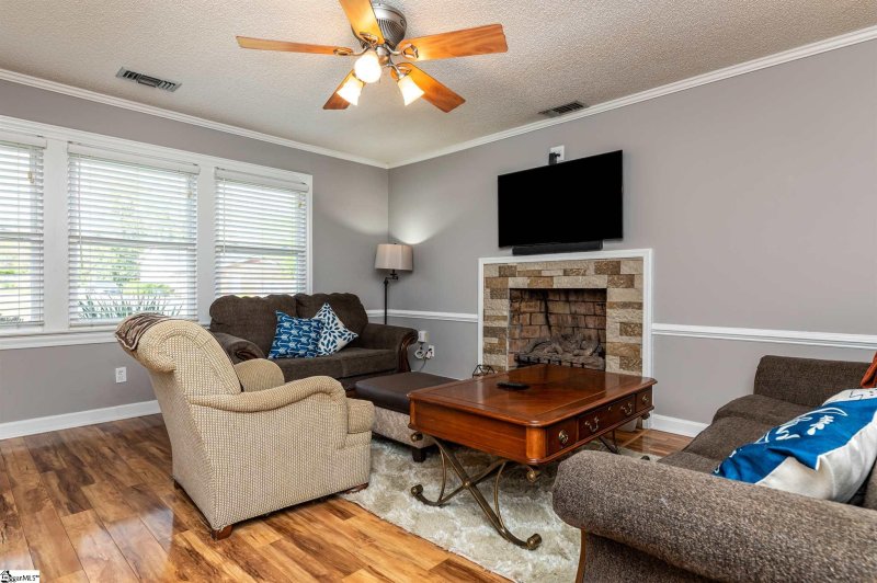 Property image 4 at 100 Bellview Drive, Taylors, SC 29687