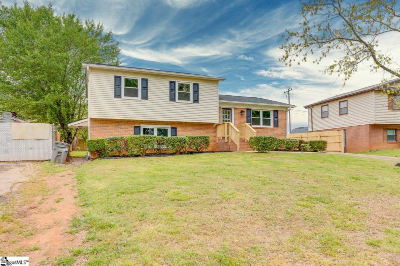 Property image 3 at 125 Sheffield Drive, Piedmont, SC 29673-7403