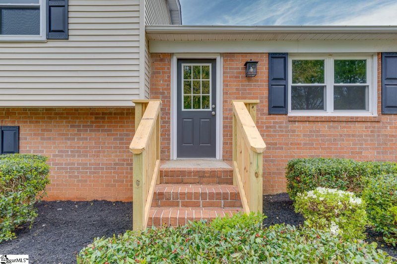 Property image 5 at 125 Sheffield Drive, Piedmont, SC 29673-7403