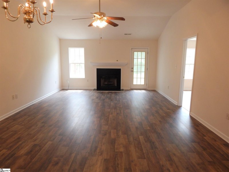 Property image 3 at 322 Woodruff Park Lane, Simpsonville, SC 29681