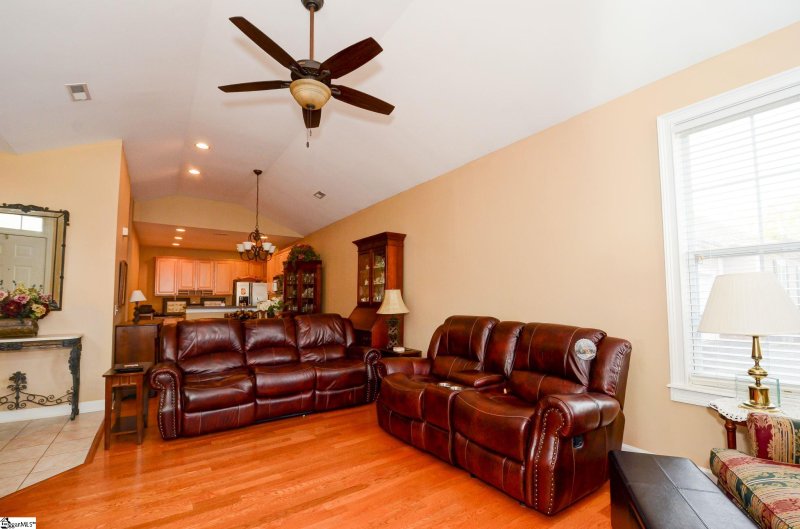 Property image 5 at 121 Ravines Lane, Spartanburg, SC 29301