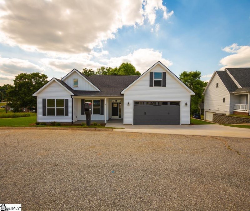 9 Saddle Ridge Court