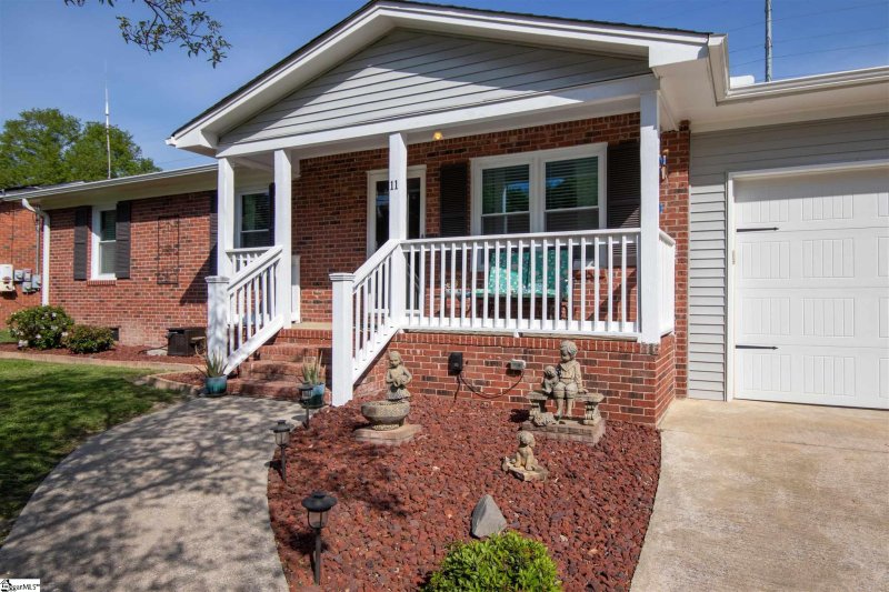 Property image 3 at 11 Marlow Lane, Taylors, SC 29687