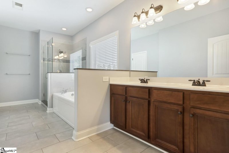 Property image 5 at 342 Abbey Gardens Lane, Simpsonville, SC 29681