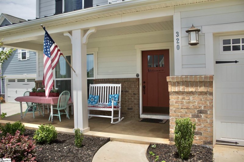 320 Carrollton Court
