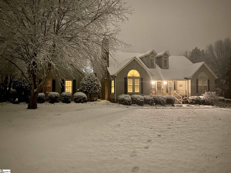 Property image 2 at 4 Silver Ridge Court, Greer, SC 29651