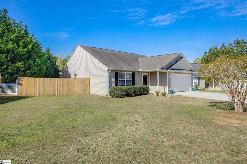 Property image 3 at 303 Shada Lane, Greenville, SC 29611-2068