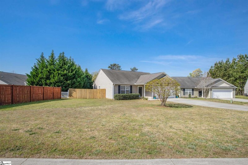 Property image 4 at 303 Shada Lane, Greenville, SC 29611-2068