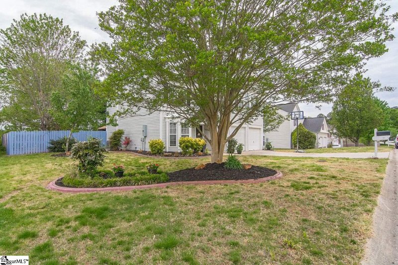 Property image 2 at 9 Eagleston Lane, Simpsonville, SC 29680