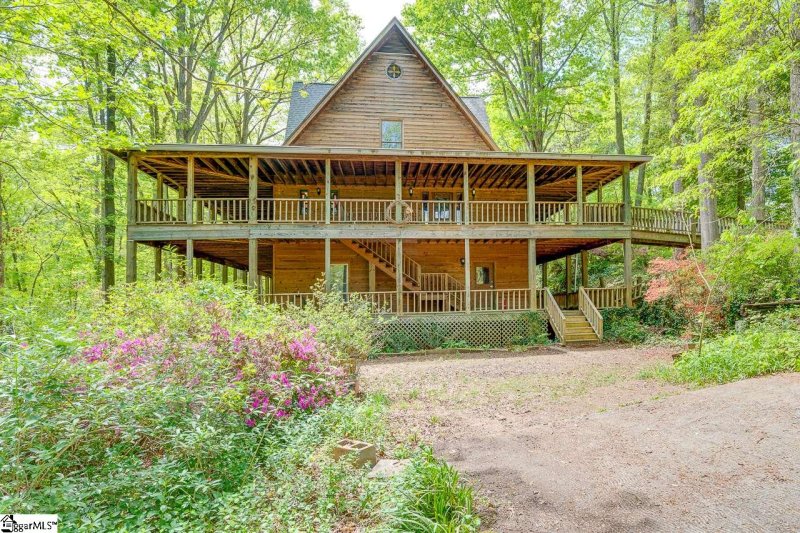 Property image 2 at 211 Windsor Road, Greer, SC 29651