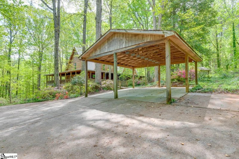 Property image 3 at 211 Windsor Road, Greer, SC 29651
