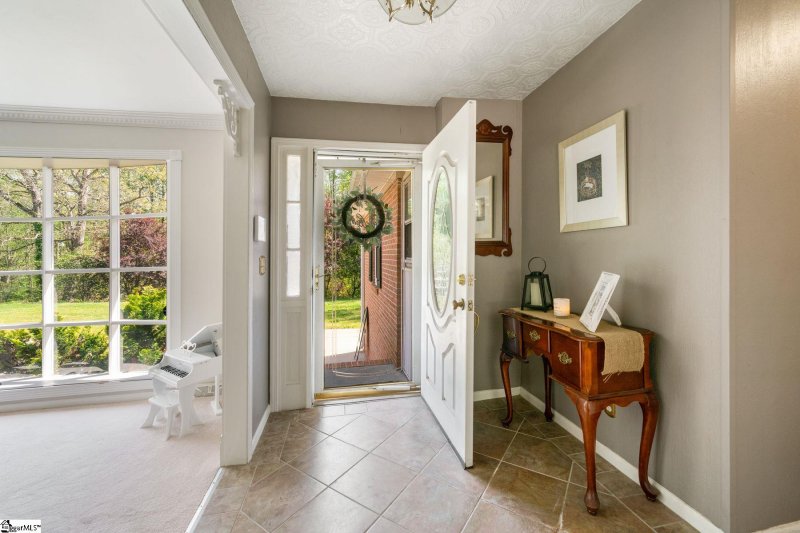 Property image 4 at 6 Burlwood Court, Taylors, SC 29687