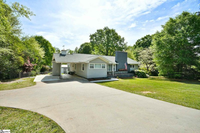 Property image 2 at 701 S E Street, Easley, SC 29640