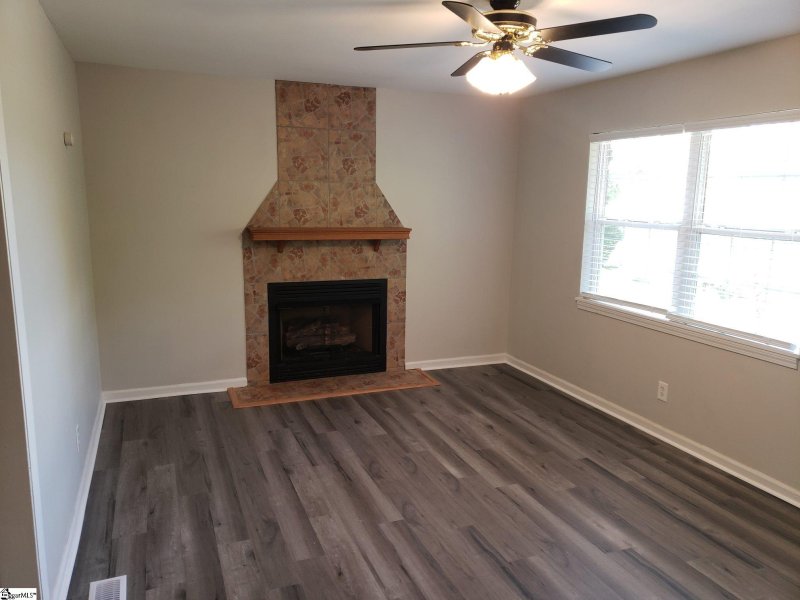 Property image 3 at 520 Churchill Circle, Greenville, SC 29605