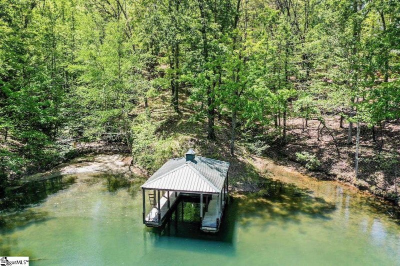 208 Autumnwood Trail